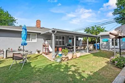 4921 McGlashan St, Sacramento, CA 95820 - Photo 22