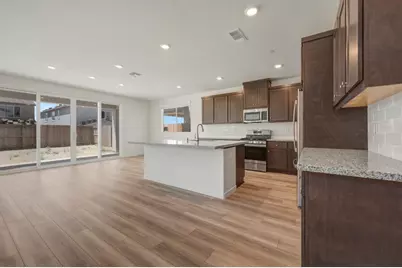4033 Salamander, Roseville, CA 95747 - Photo 2