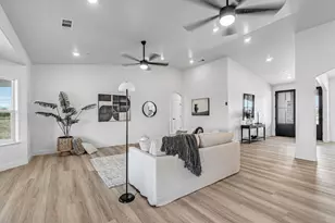 21035 Forest Glen Rd, Madera, CA 93638 - Photo 10