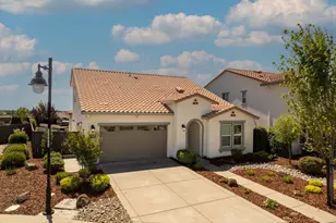 2412 Galloping Trail Ct, Rocklin, CA 95765 - Photo 2