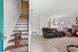 8015 Center Pkwy, Sacramento, CA 95823 - Photo 6