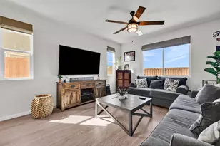 9633 Respect Dr, Sacramento, CA 95829 - Photo 6