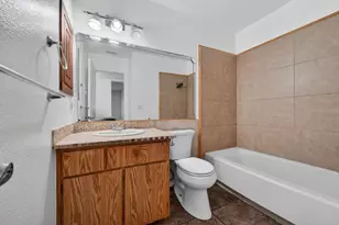 1754 Urbana Way, Sacramento, CA 95833 - Photo 24