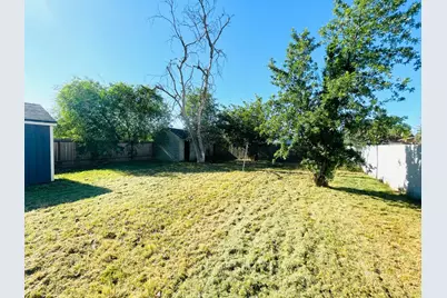 1757 Kenwood Street, Sacramento, CA 95815 - Photo 6