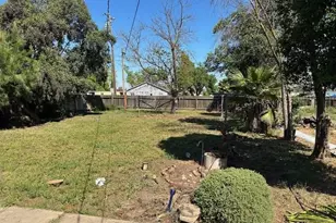 1725 E 22nd St, Merced, CA 95340 - Photo 2