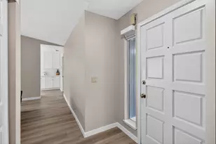 7064 Canevalley Cir, Citrus Heights, CA 95621 - Photo 6