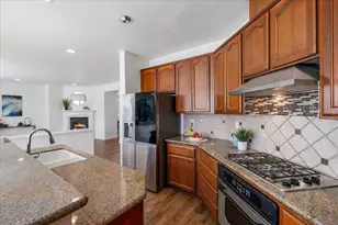 840 Saffron Dr, Tracy, CA 95377 - Photo 12