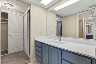 2430 Larkspur Ln, Sacramento, CA 95825 - Photo 32