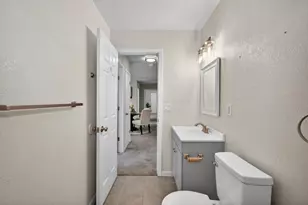 4405 34th St, Sacramento, CA 95820 - Photo 16