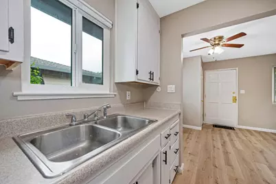 9032 El Cajon Way #4, Sacramento, CA 95826 - Photo 12