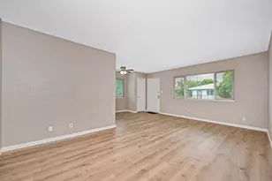 9032 El Cajon Way, Sacramento, CA 95826 - Photo 6