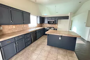 9246 Parducci Way, Sacramento, CA 95829 - Photo 8