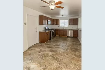 2105 Norman Way, Modesto, CA 95350 - Photo 12