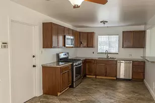 2105 Norman Way, Modesto, CA 95350 - Photo 12