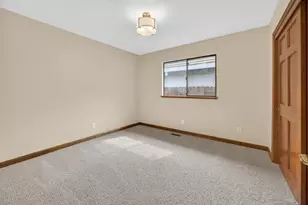 353 Deer River Way, Sacramento, CA 95831 - Photo 46