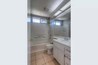 6871 Newport Cove Way, Sacramento, CA 95823 - Photo 18