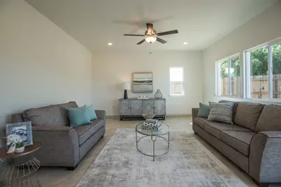 9117 Turnbull Court, Elk Grove, CA 95758 - Photo 10