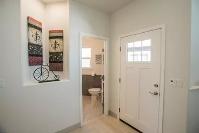 9117 Turnbull Court, Elk Grove, CA 95758 - Photo 8