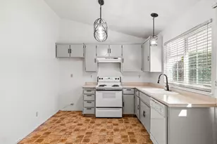 2016 Zeeland Ct, Modesto, CA 95356 - Photo 12