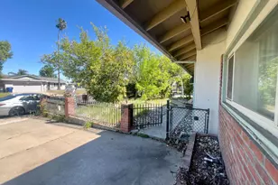7016 Peck Dr, Sacramento, CA 95828 - Photo 6