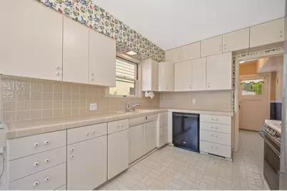1217 Robertson Way, Sacramento, CA 95818 - Photo 12