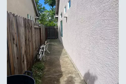 8613 Aviary Woods Way, Elk Grove, CA 95624 - Photo 14