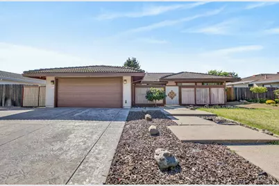 7394 Farm Dale Way, Sacramento, CA 95831 - Photo 2