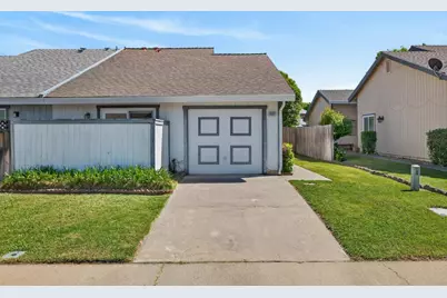 9353 Aizenberg Circle, Elk Grove, CA 95624 - Photo 8