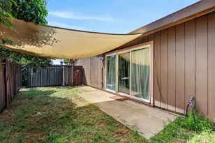 7803 Orchard Woods Cir, Sacramento, CA 95828 - Photo 18