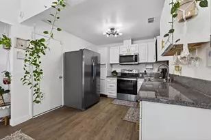 7803 Orchard Woods Cir, Sacramento, CA 95828 - Photo 10