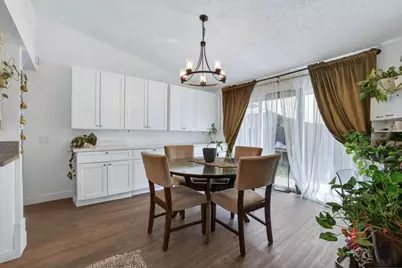 7803 Orchard Woods Circle, Sacramento, CA 95828 - Photo 6