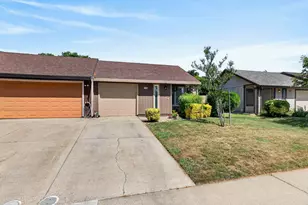 7803 Orchard Woods Cir, Sacramento, CA 95828 - Photo 2