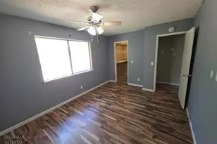 4748 Greenholme Dr, Sacramento, CA 95842 - Photo 10