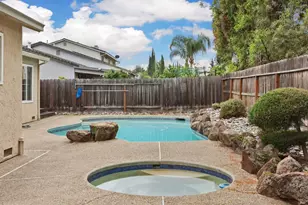 929 Kapareil Dr, Tracy, CA 95376 - Photo 44