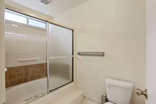 929 Kapareil Dr, Tracy, CA 95376 - Photo 34