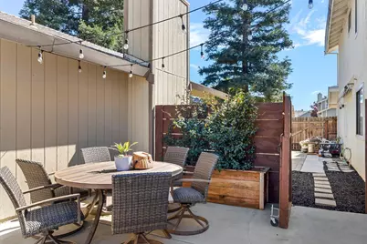 6931 Springmont Drive, Elk Grove, CA 95758 - Photo 24