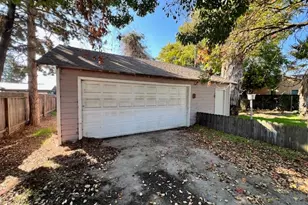 332 Hinkley Ave, Oakdale, CA 95361 - Photo 32