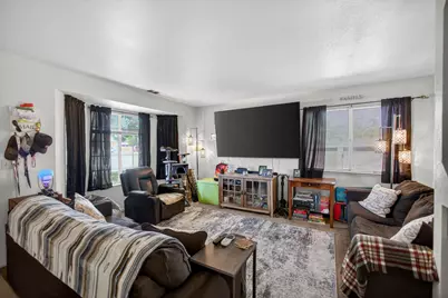 203 Eric Circle, Galt, CA 95632 - Photo 6