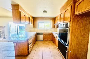 3437 Estate Dr, Stockton, CA 95209 - Photo 8