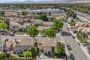 1977 Grove Ct, Tracy, CA 95376 - Photo 34