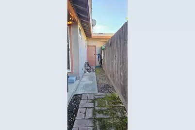 6955 S Land Park Drive, Sacramento, CA 95831 - Photo 40