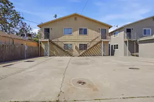 230 N 4th Ave, Oakdale, CA 95361 - Photo 1