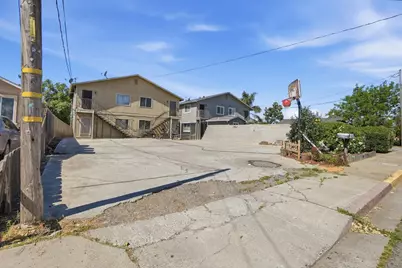 230 N 4th Avenue, Oakdale, CA 95361 - Photo 2