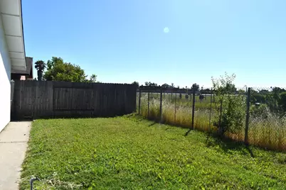6844 Sandrock Way, Sacramento, CA 95828 - Photo 20