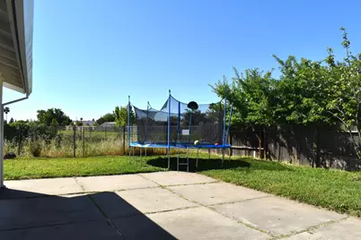 6844 Sandrock Way, Sacramento, CA 95828 - Photo 18