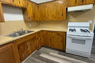 229 E St, Los Banos, CA 93635 - Photo 12
