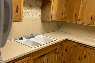 229 E St, Los Banos, CA 93635 - Photo 8