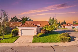 888 Koralla Way, Galt, CA 95632 - Photo 1