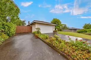 1802 Tanglewood Ln, Roseville, CA 95661 - Photo 2