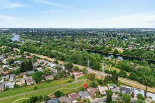 49 Waterglen Cir, Sacramento, CA 95826 - Photo 2